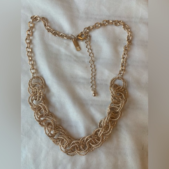 Pretty Link Necklace - Picture 2 of 6